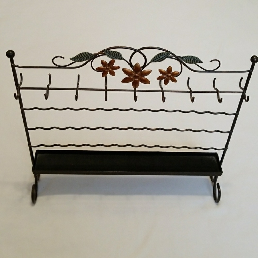 Metal jewelry rack